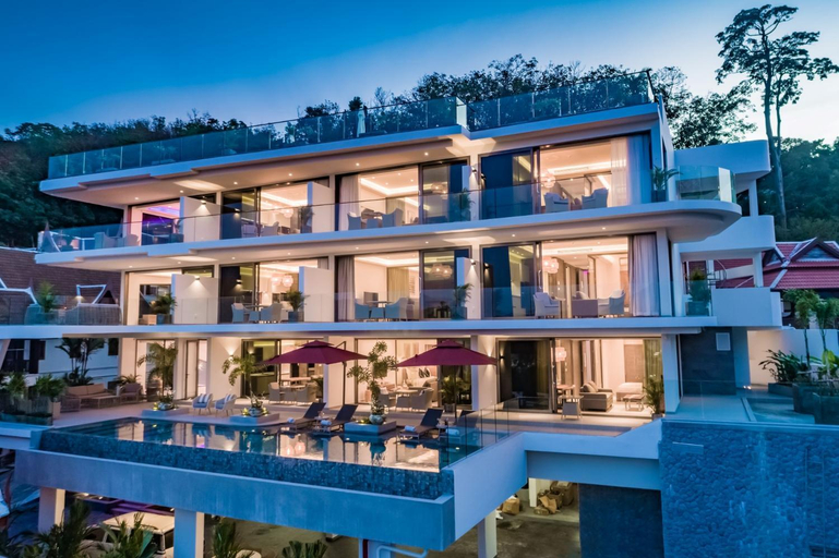 Exterior & Views