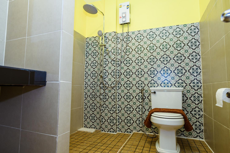 Bathroom 7