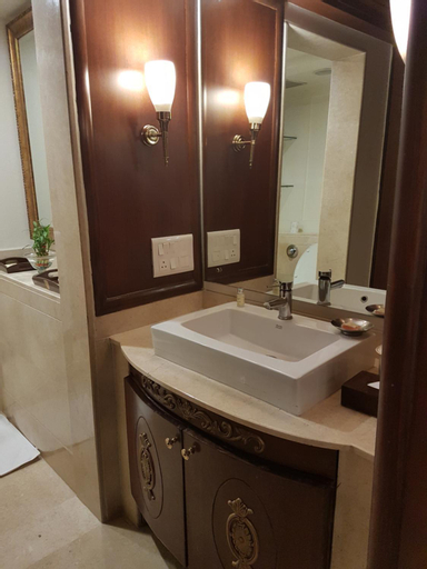 Bedroom 4, The Palms Town & Country Club - Resort, Gurgaon