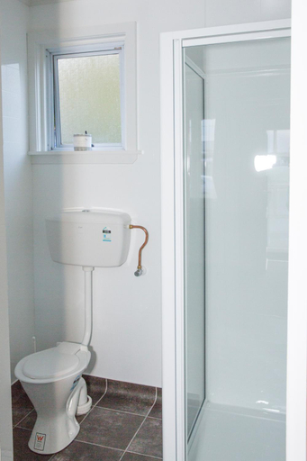 Bathroom 3, Greymouth Motel, Grey