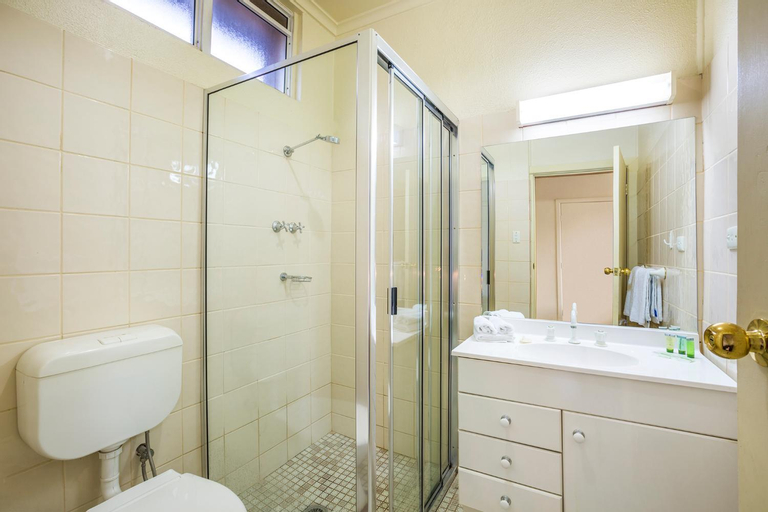 Bathroom 23