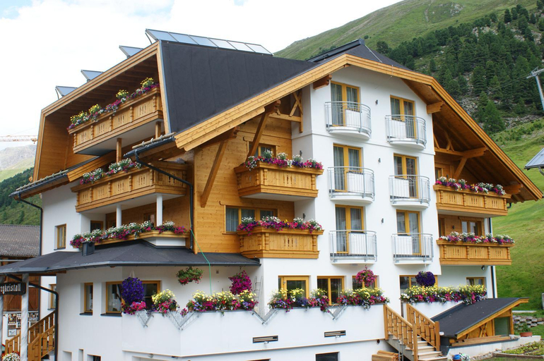 Others 5, Haus Bergkristall, Imst