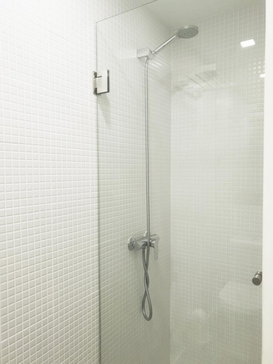 Bathroom 2, Stay In Apartments, Porto
