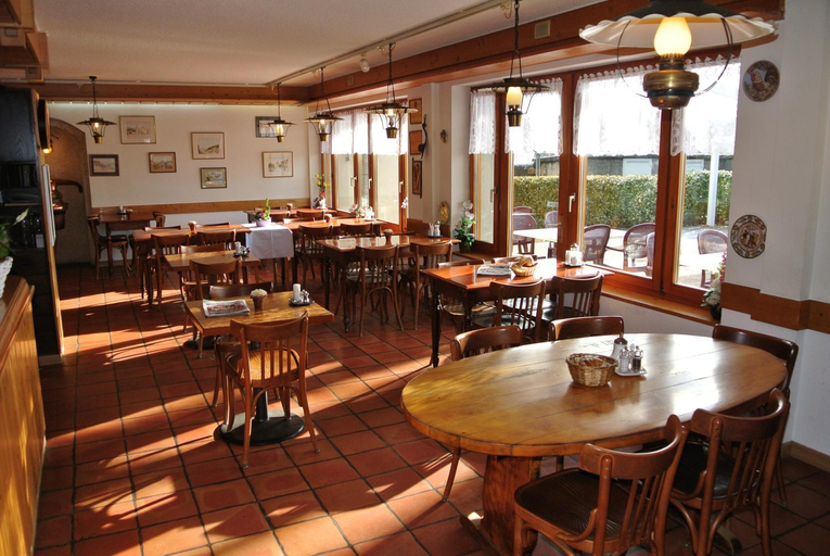 Food & Drinks 4, Auberge de la Reunion, Nyon