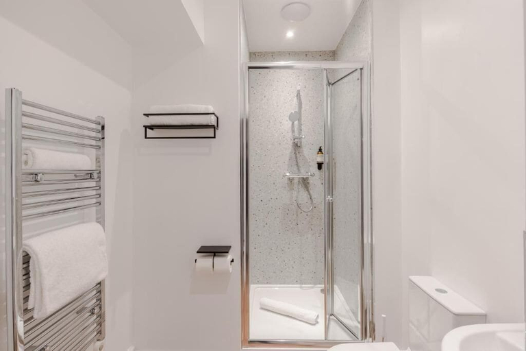 Bathroom, Your Apartment - Redland Place, Bristol