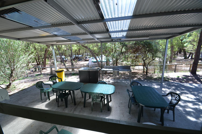 Food & Drinks, Coalmine Beach Holiday Park, Manjimup