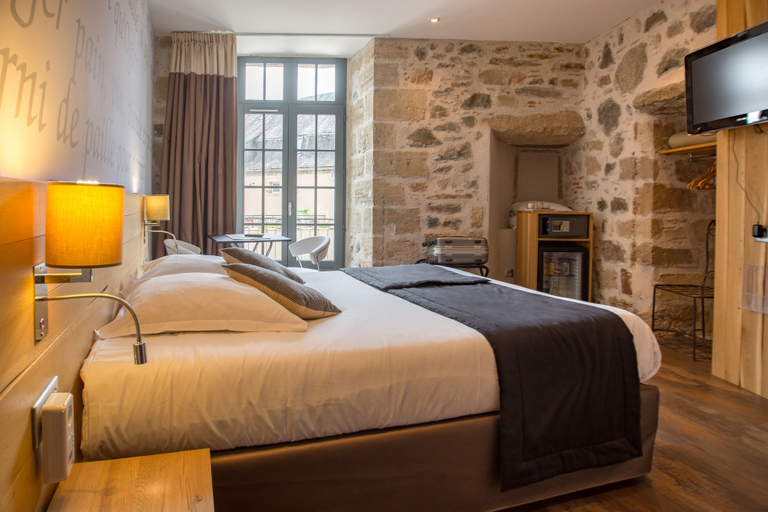 Bedroom 2, Hôtel Le Turenne, Corrèze