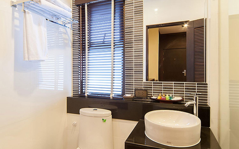 Bathroom 3, Tara Place, Phra Nakhon