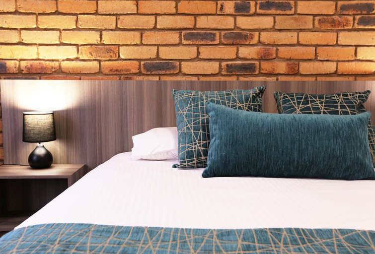 Bedroom 4, The Club Motor Inn Chinchilla, Chinchilla