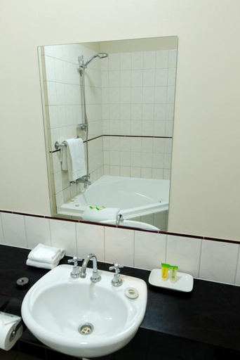 Bathroom 2, Barkly Motorlodge, Ballarat - Central