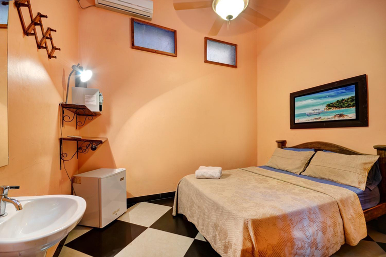 Bathroom 3, La Brisa Loca Hostel, Santa Marta (Dist. Esp.)