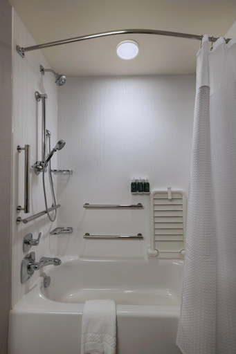 Bathroom 23