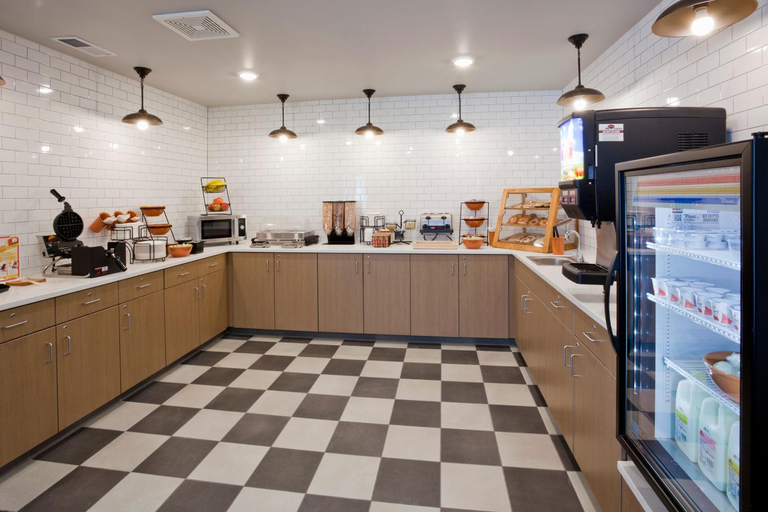 Food & Drinks 4, GrandStay Hotel & Suites, Goodhue