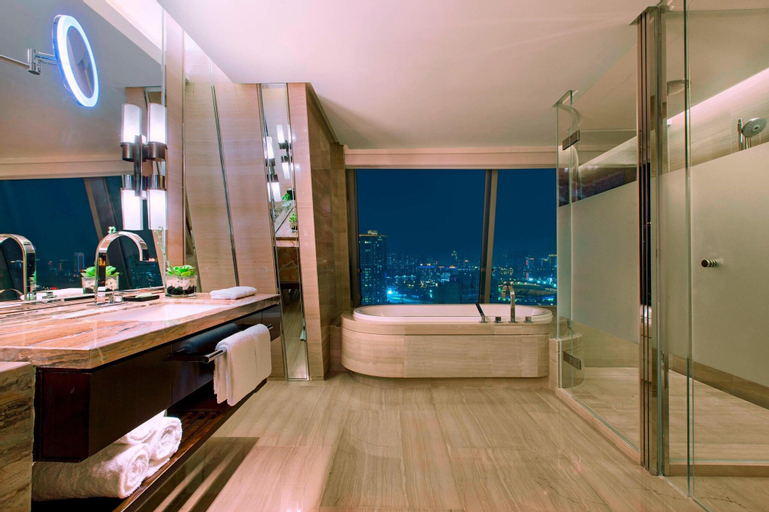 Bathroom 14