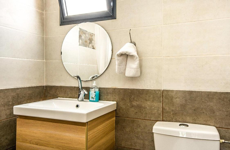 Bathroom 3, Galilee Hills - Resort & Suites