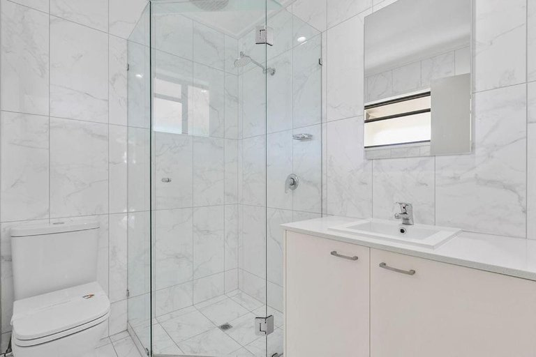 Bathroom 3, Le Court Villas, Noosa - Noosa-Noosaville