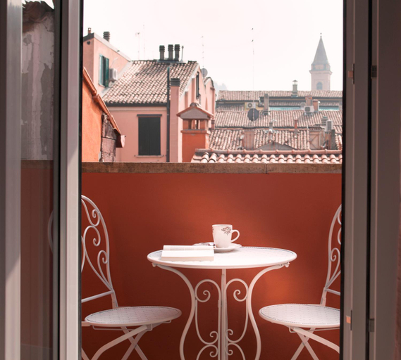 Others 3, BED IN BO Porta San Mamolo, Bologna