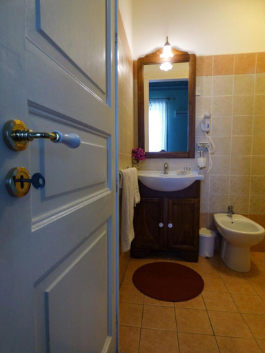 Bathroom 4, Palazzo Giovanni bed and breakfast, Catania