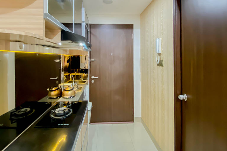 Others 2, Cozy and Strategic Studio at Transpark Cibubur Apartment By Travelio, Depok
