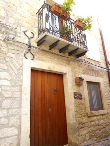 Others 5, casa padre Jerone, Palermo