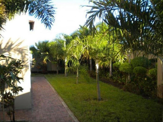 Others 5, Bay Sun Lodge, Uthungulu