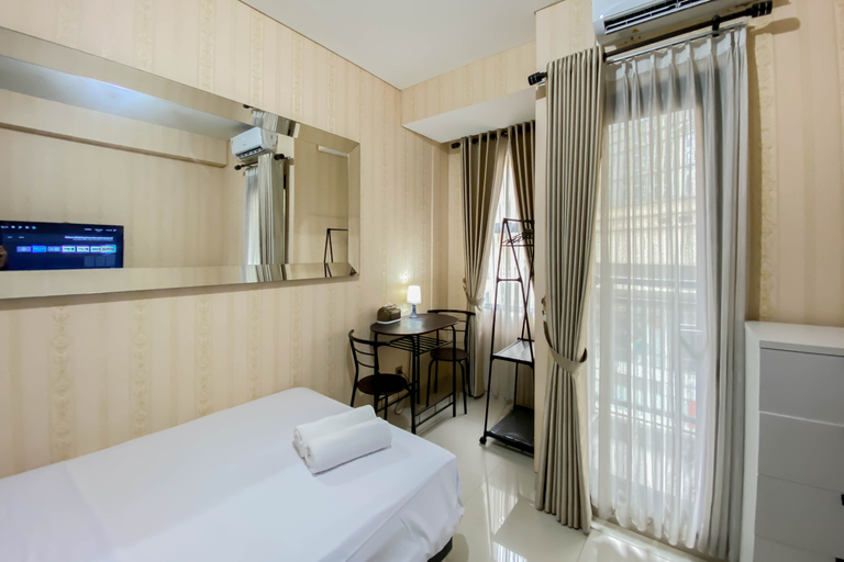 Bedroom 4, Cozy and Strategic Studio at Transpark Cibubur Apartment By Travelio, Depok