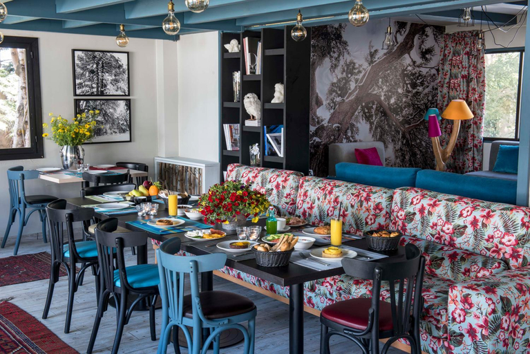 Food & Drinks 3, La Maison des Cedres, Bcharre