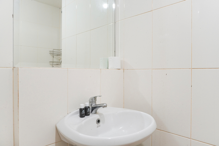 Bedroom 3, Nice and Comfortable Studio at Ambassade Kuningan Apartment By Travelio, South Jakarta