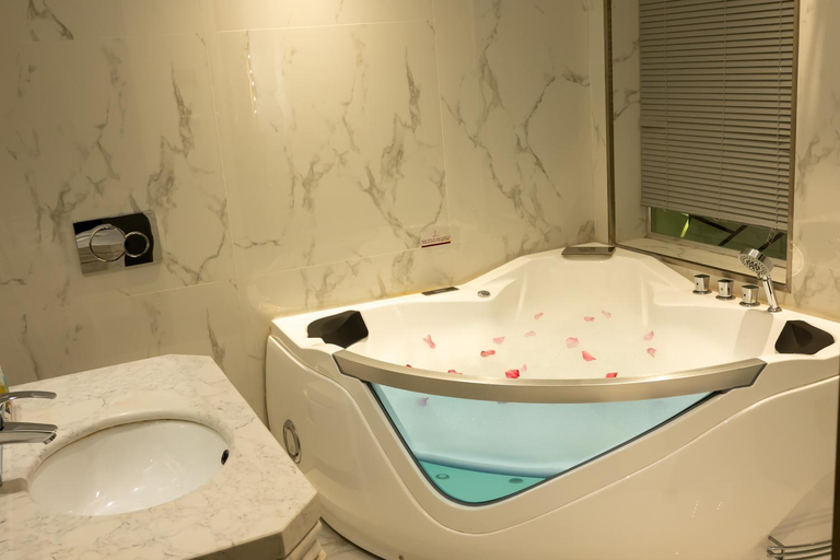 Bathroom 7