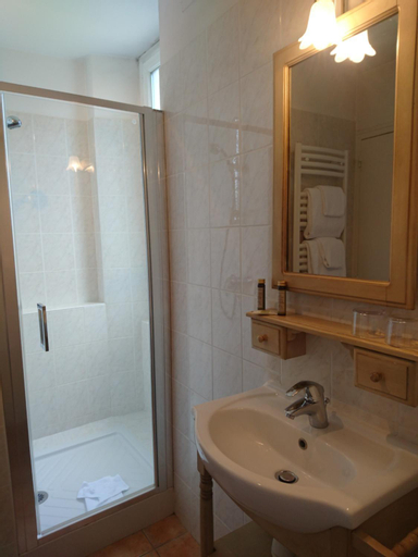 Bathroom 4