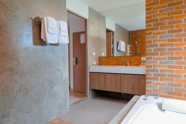 Bathroom 8