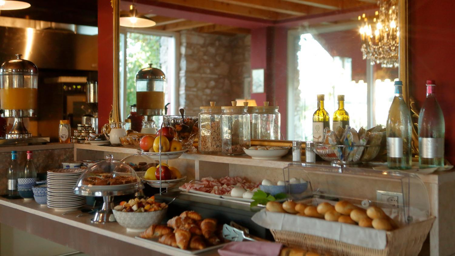 Food & Drinks