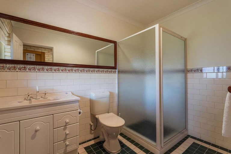 Bathroom 11