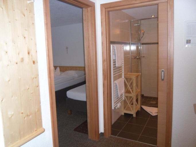 Others 5, Grunwaldhof, Schwaz