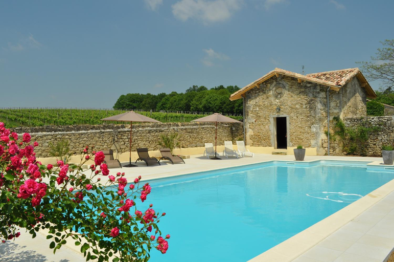 Others 3, Chateau Carbonneau, Gironde