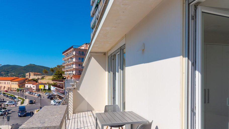 Others 4, Appartamento Fronte Mare, Livorno