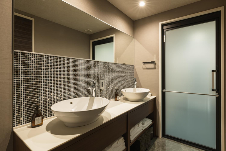 Bathroom 4, GRAND BASE Hakata Kukodori, Fukuoka