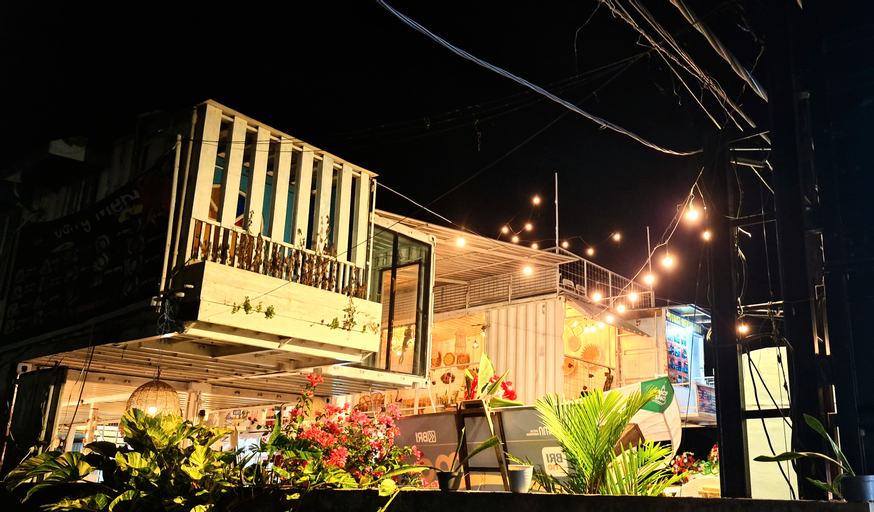 Karcof Container Hostel, Lombok