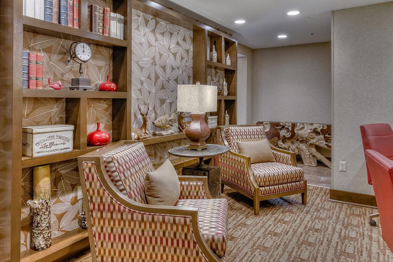 Public Area 3, La Quinta Inn & Suites by Wyndham Pigeon Forge, Sevier