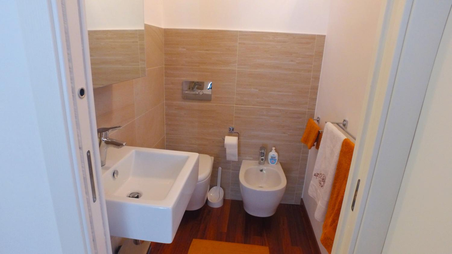 Bathroom 3, Camping Jonio, Catania