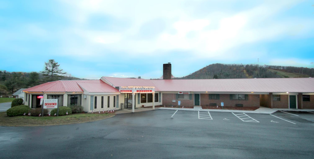 Exterior & Views 1, Eastgate Inn, Grafton
