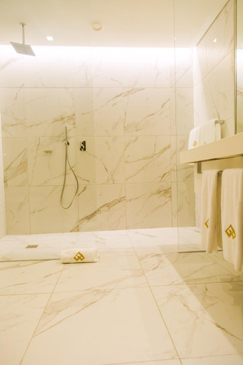 Bathroom 5, Grand Plaza Hotel Nampula, Nampula