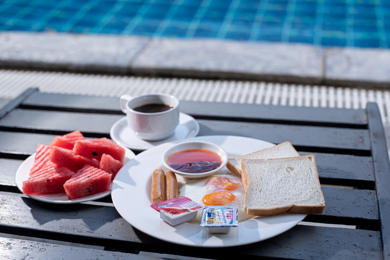 Food & Drinks 5, Muntra Garden Resort, Sattahip