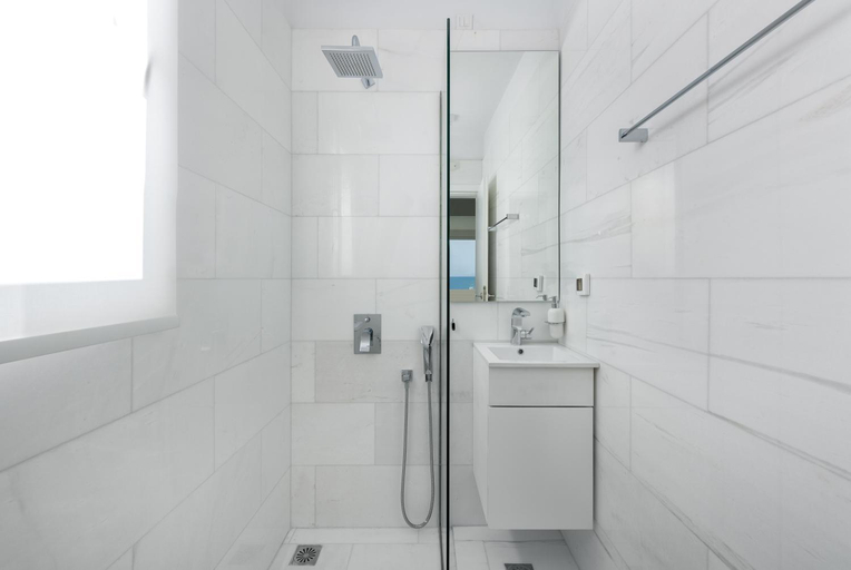 Bathroom 2, Maria & Nada Beachfront Villas, South Aegean