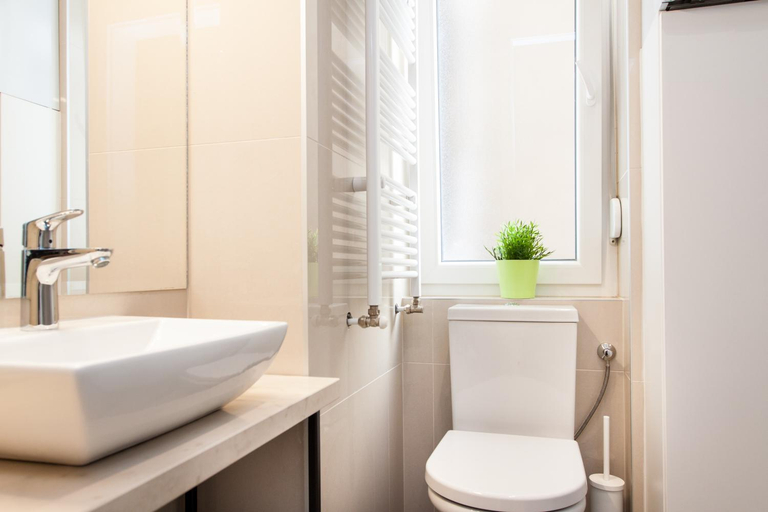 Bathroom 4, LOOX serviced apartments Hatzova, Zagreb