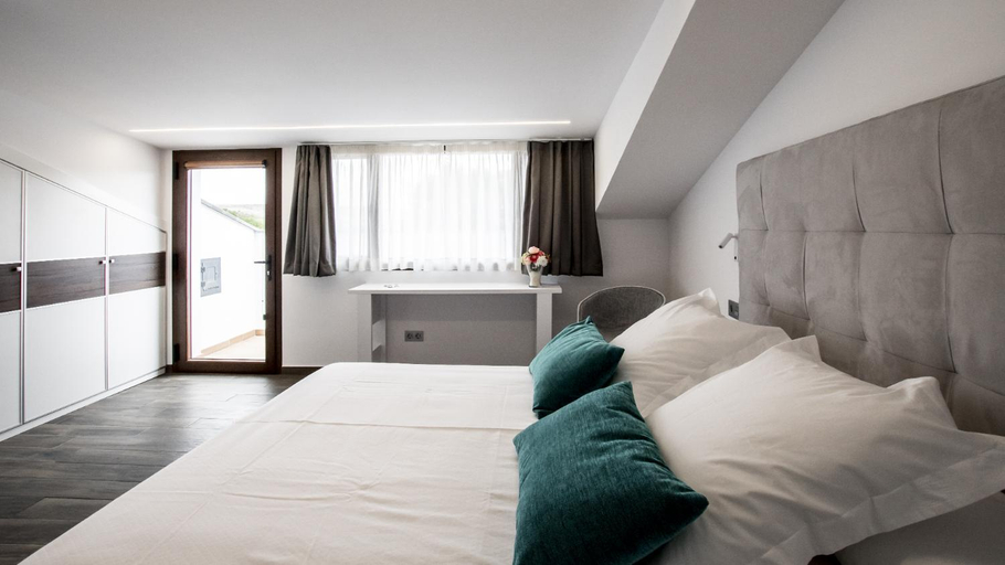 Bedroom 2, Hotel Duque De Calabria, Teruel