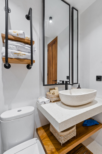Bathroom 9