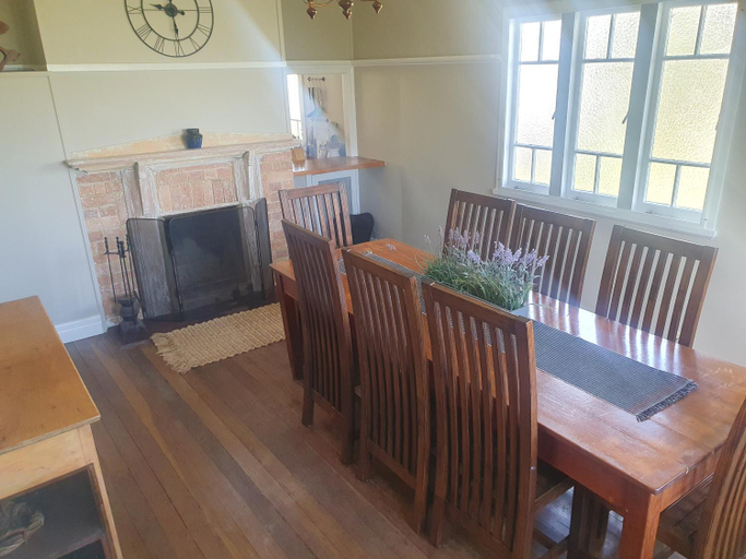 Others 4, A Stanthorpe Getaway, Stanthorpe
