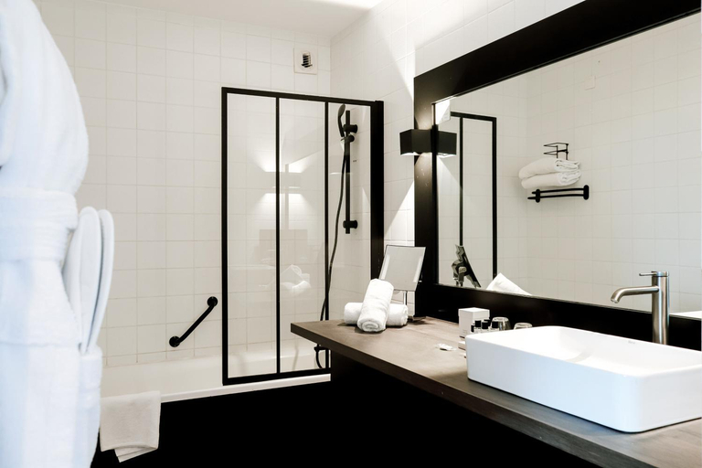 Bathroom 4, Hotel les Jardins de Deauville, Calvados