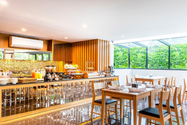Food & Drinks 15